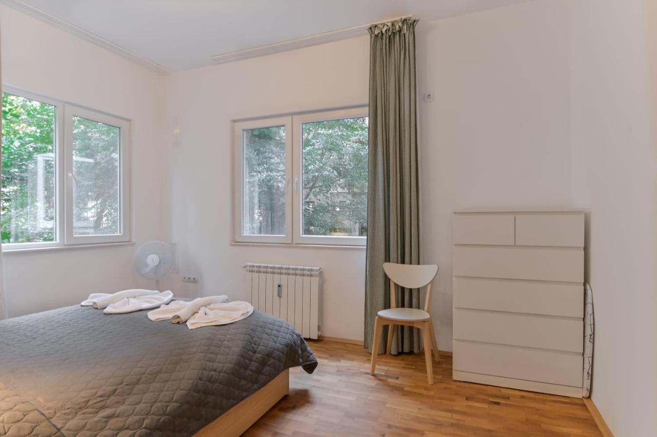 Bright In The Heart Of The By Flat Mаnager Apartment